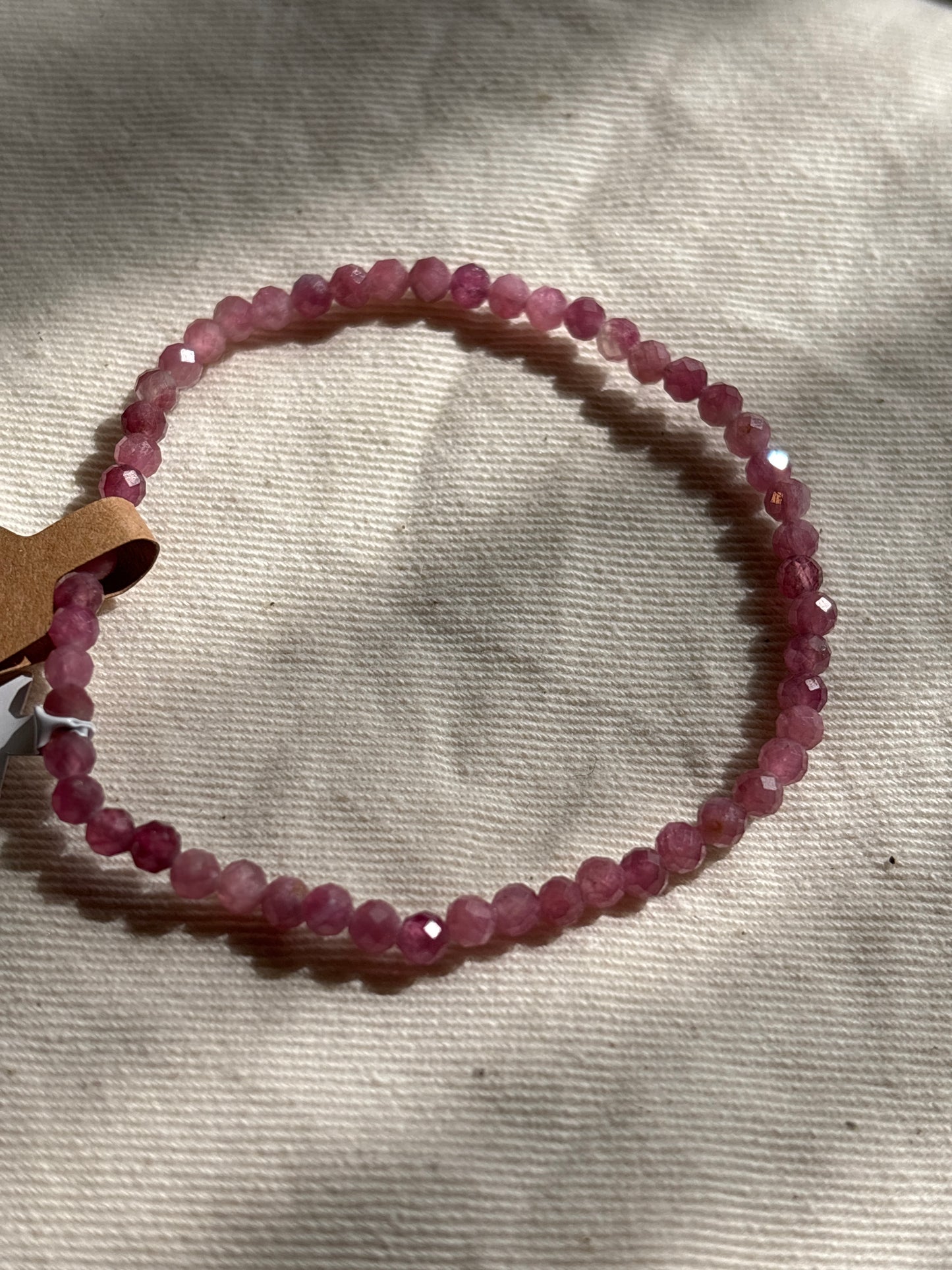 Facettierter rosa Turmalin