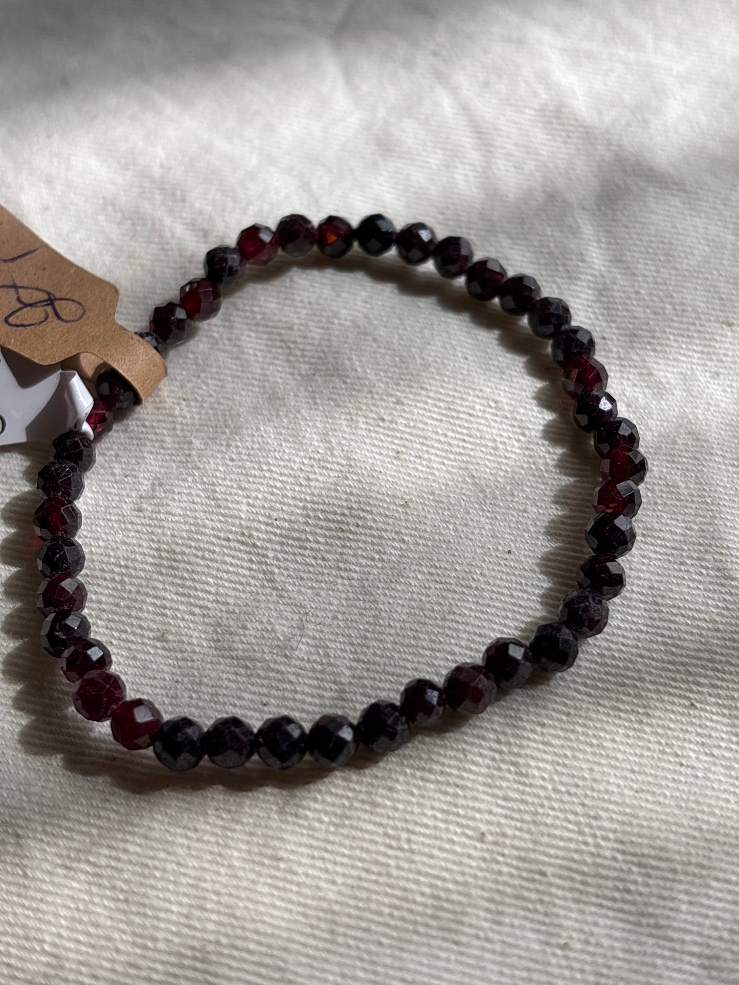 Facettierter Granat
