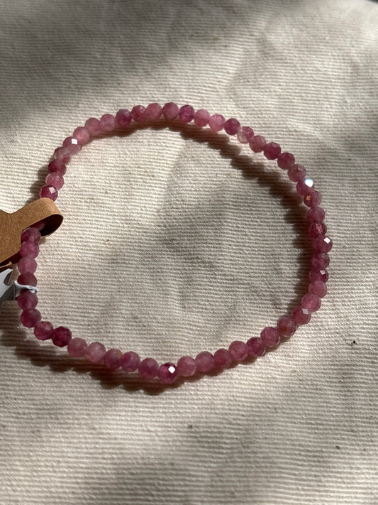 Facettierter rosa Turmalin